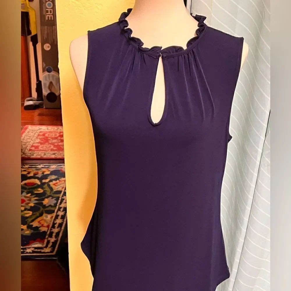 NWOT 7th Ave. New Your Navy Blue Sleeveless, Scalloped Neckline Med. Top #YC15